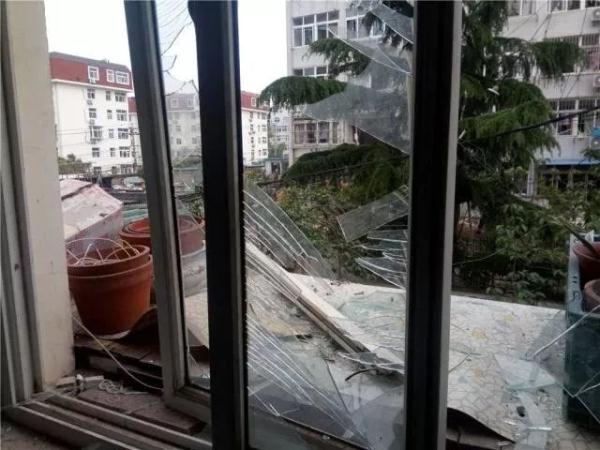 突發(fā)！青島一居民樓發(fā)生爆燃！已造1人死亡，7人受傷！3公里外有震感…