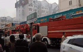 突發(fā)！青島一居民樓發(fā)生爆燃！已造1人死亡，7人受傷！3公里外有震感…