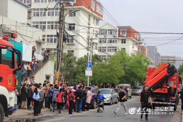 突發(fā)！青島一居民樓發(fā)生爆燃！已造1人死亡，7人受傷！3公里外有震感…